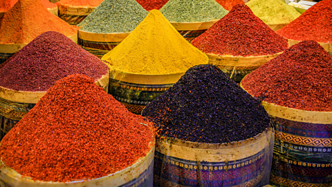 A photo of colourful spices on a market in Istanbul, Turkey.