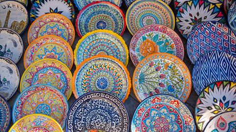 A photo of traditional Uzbek ceramics.