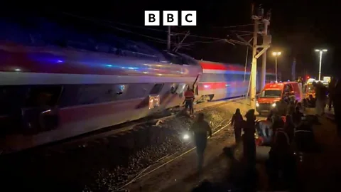 Global News Podcast, Deadly train crash in Spain
