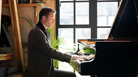 Outlook, Outlook, I escaped a sect to become a chart-topping pianist