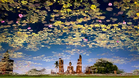 Two men dancing at the Pandharpur Wari pilgrimage in rural Maharashtra (Credit: Dashawatar Gopalkrishna Bade/ tpoty.com)