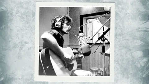 Outlook, Outlook, The reluctant revival of a Lebanese folk singer