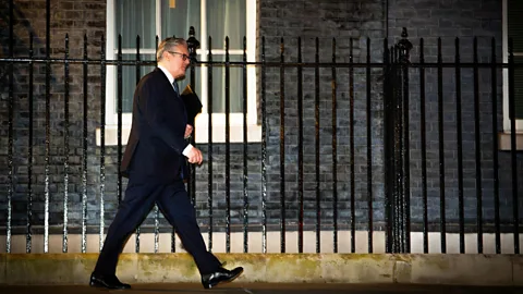 Newshour, Newshour, British prime minister fights for political survival