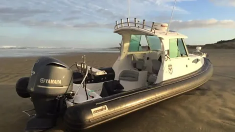 Outlook, Outlook, The couple who foiled New Zealand's biggest drugs plot