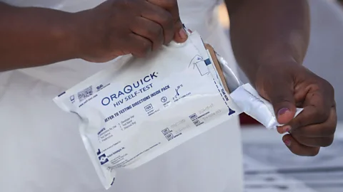 Newshour, Newshour, US cuts health aid to Zimbabwe