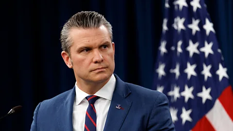 Newshour, Newshour, US sub sinks Iranian warship in Indian Ocean