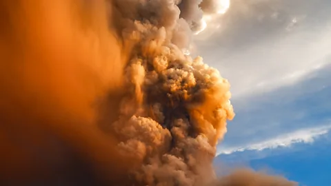 CrowdScience, CrowdScience, When will the next super-volcano erupt?