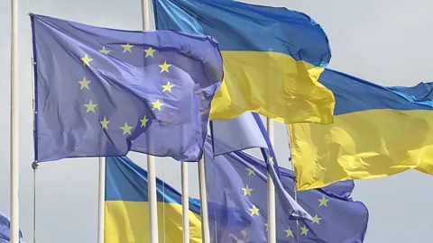 Global News Podcast, EU approves $100bn loan to Ukraine