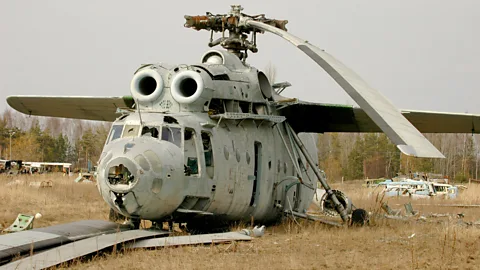Derelict Mil Mi-6 helicopter at Rassokha in 2006 (Credit: Phil Coomes/ BBC)