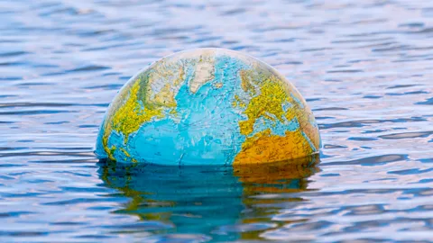 CrowdScience, CrowdScience, How come sea levels are rising faster in some places than others?
