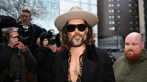 The Global Story, The Global Story, Russell Brand, born again