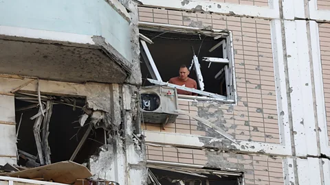 Newshour, Newshour, Ukraine strikes Moscow in biggest attack on Russia