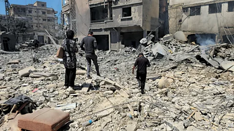 Newshour, Newshour, Israel continues to strike Lebanon