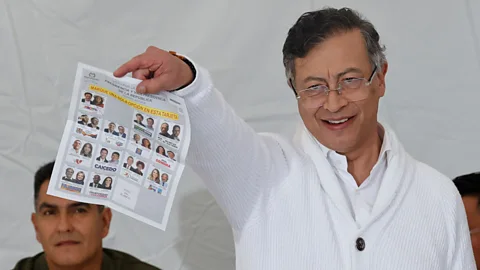 Newshour, Newshour, Colombians vote for new leader