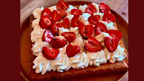 Cooking with Paula McIntyre, Peanut Butter Slice With Vanilla Cream And Flamed Strawberries