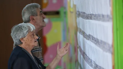 Newshour, Newshour, Armenians go to the polls