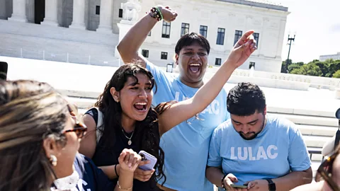 Newshour, Newshour, Trump loses Supreme Court battle to end birthright citizenship