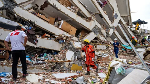 Newshour, Newshour, Venezuela earthquake death tool nears 2,300