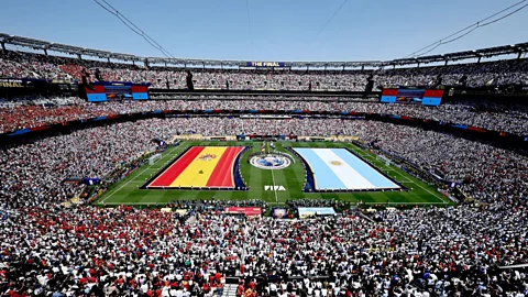 Newshour, Spain and Argentina face off in World Cup final