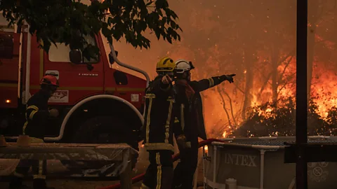 Newshour, Firefighters battle to contain France and Spain wildfires