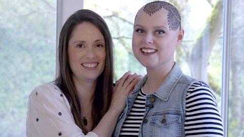 The woman giving henna crowns to cancer patients
