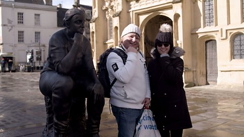 Kerry Mucklowe's Statue on Tour - This Country