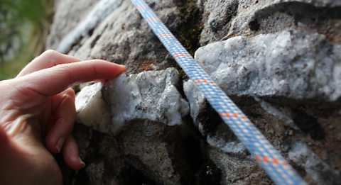 How the Cwm Idwal slabs were affected by tectonic activity