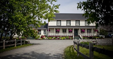 The restaurant Les AncÃªtres on Quebecâs Ãle dâOrlÃ©ans is housed in a regal manor dating to the 18th Century. (Courtesy of Les AncÃªtres)