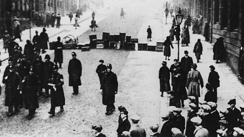 People fighting in the Battle of George Square