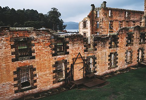 Na th' air fhàgail de thuineachadh nam prìosanach ann am Port Arthur ann an Tasmania