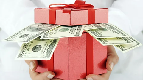 How to play for end-of-year tipping, without going broke. (Thinkstock)