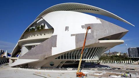Valencia Opera House: Repairing a white elephant