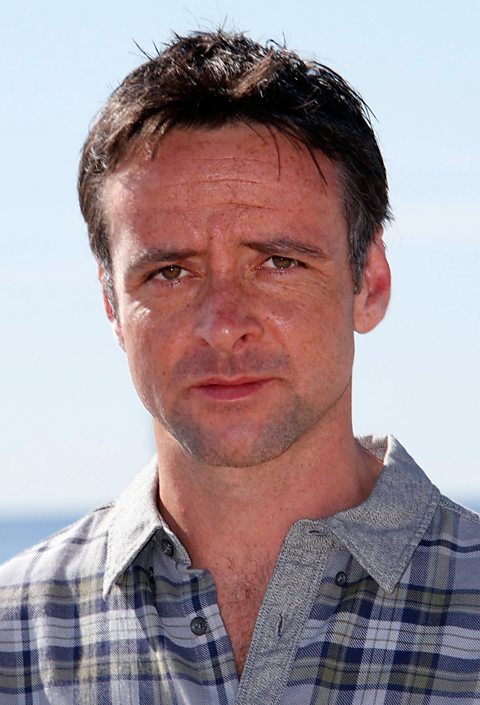 Yr actor Richard Harrington, sy’n portreadu Mathias yn Y Gwyll