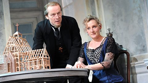 Iain Glen (Pastor Manders) a Lesley Sharp (Mrs Alving) yn Ghosts, gan Ibsen, 2010