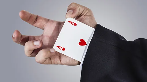 The techniques used by card trick conmen are similar to scammers online (Thinkstock)