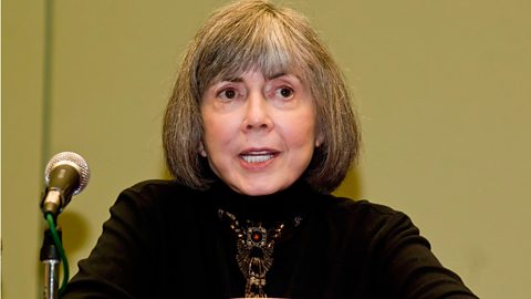Author Anne Rice speaking at Chicago Comic Con in 2012.