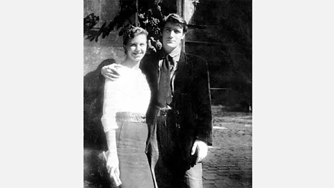 Sylvia Plath and Ted Hughes on honeymoon, 1956 (Everett Collection Historical/Alamy)