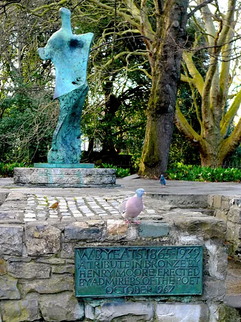 Alice Miller Henry Moore’s angular Yeats statue (Credit: Alice Miller)