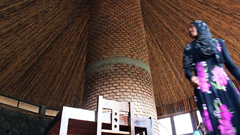 Pamela Robbie Inside a traditional Ethiopian tukul-style building (Credit: Pamela Robbie)