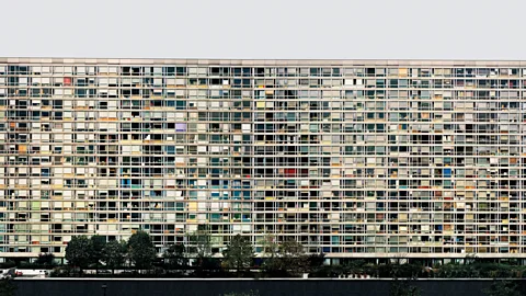 Andreas Gursky, Paris, Montparnasse, 1993 (Andreas Gursky/VG Bild-Kunst, Bonn 2015; Courtesy of Sprüth Magers)