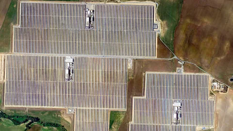 Google Earth Solnova Solar Power Station, Seville, Spain (Credit: Google Earth)