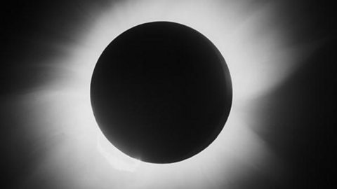 Arthur Eddington's photograph of the solar eclipse 