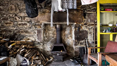 My fright night in 'haunted bothy' at Luibeilt Lodge - BBC News