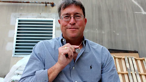 Chris Baraniuk Steve St Amour and his team are building a giant mechanical claw to lift a snagged net from the ship (Credit: Chris Baraniuk)