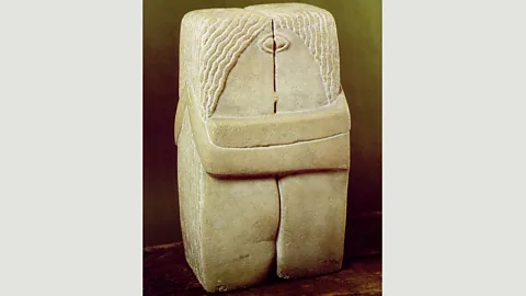 Wikimedia Commons Rather than sharing the warmth of the Honecker/Brezhnev embrace, the new mural is closer to the unblinking clinch of The Kiss by Constantin Brancusi (Credit: Wikimedia Commons)