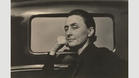 Alfred Stieglitz/The J Paul Getty Trust The gallerist and photographer Alfred Stieglitz took hundreds of pictures of O’Keeffe, who became his wife (Credit: Alfred Stieglitz/The J Paul Getty Trust)