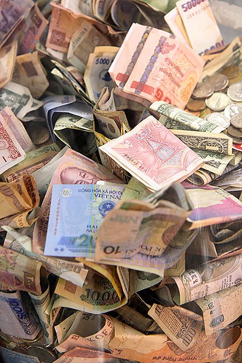 Banknotes from around the world