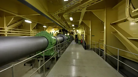 Chris Baraniuk The shaft from the engine to the propeller is more than 100 metres long. It would take Usain Bolt ten seconds to run from one end to the other. (Credit: Chris Baraniuk)