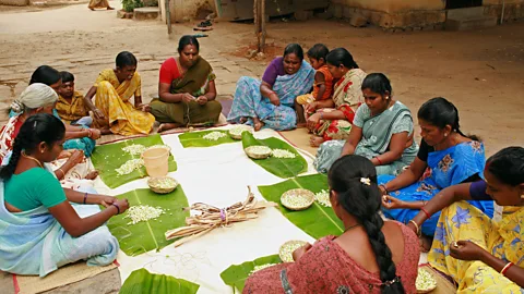 Madurai and its Jasmine: A Celebration Local workshops train women and children in weaving techniques (Credit: Madurai and its Jasmine: A Celebration)