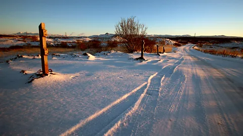 Chris Baraniuk It only takes one driver to leave tracks in the snow for others to think the route is an official one (Credit: Chris Baraniuk)